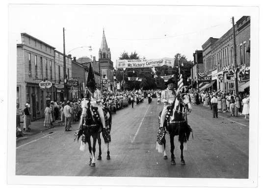 15 Ways You Can Own '70s Dresses 15 Ways You Can Own '70s Dresses
