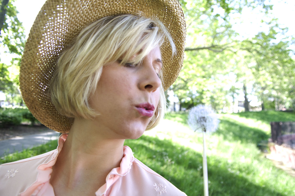 6 Treasures To Keep Your Eyes Out For At A Flea Market