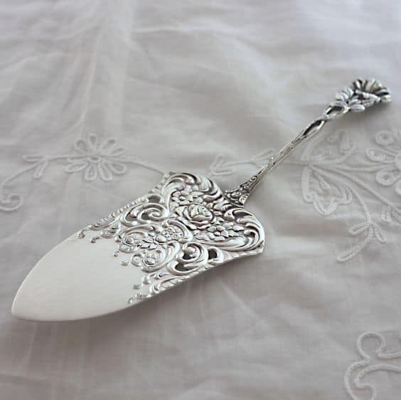 25 Gorgeous Gift Ideas Made With Thrift Shop Items 25 Gorgeous Gift Ideas Made With Thrift Shop Items