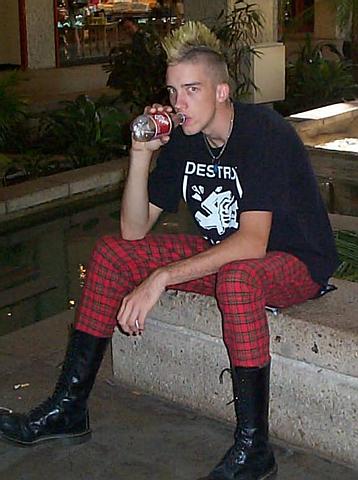 34 Tips to Thrift Store Shop Like a Pro! (Pass On to Newbies!) 34 Tips to Thrift Store Shop Like a Pro! (Pass On to Newbies!)