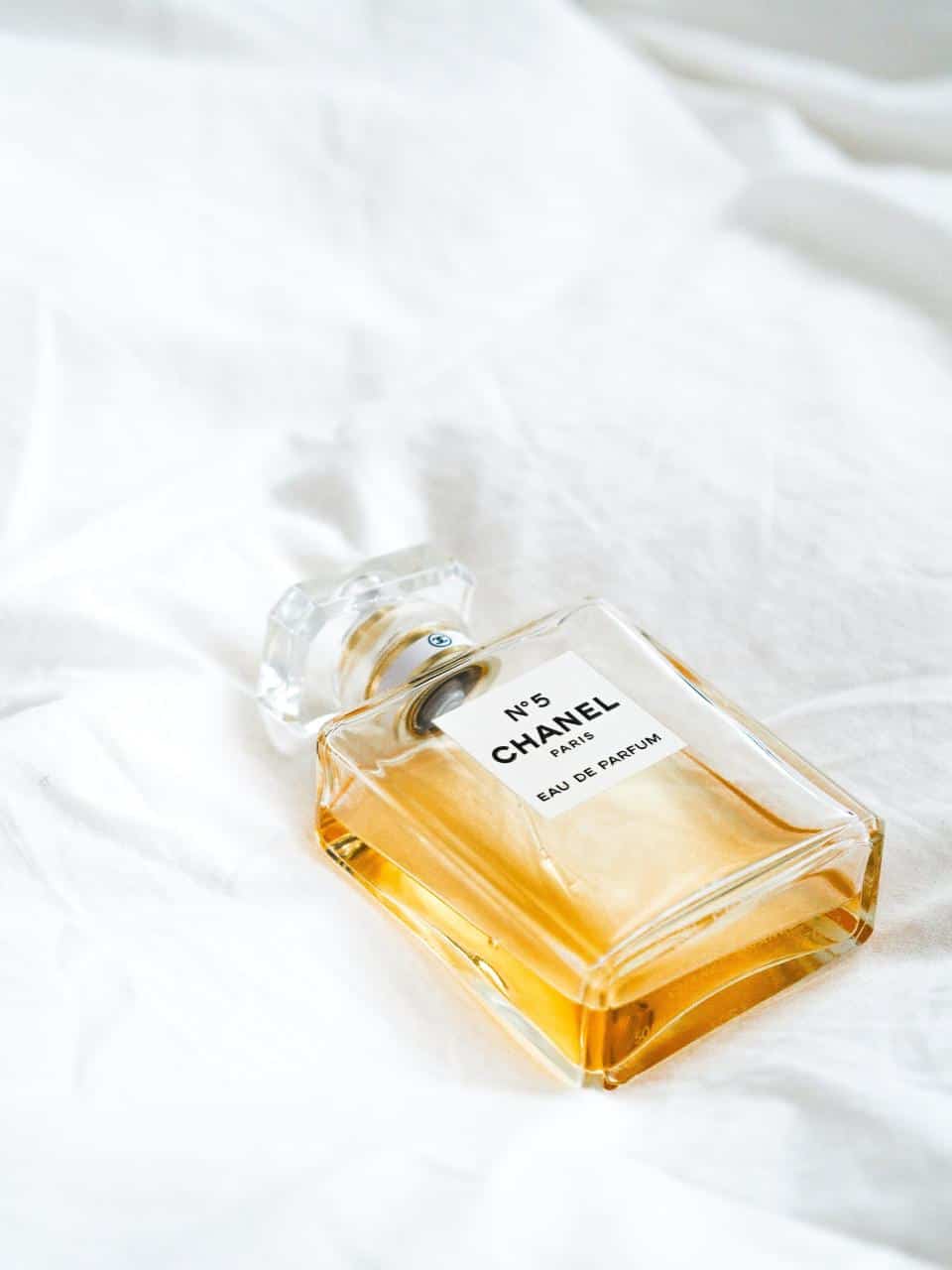 9 Best Perfume Scents for the Bride 9 Best Perfume Scents for the Bride
