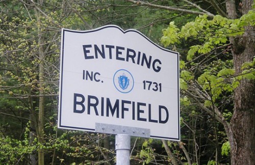 brimfield-antiqueshow-front brimfield antique show sign