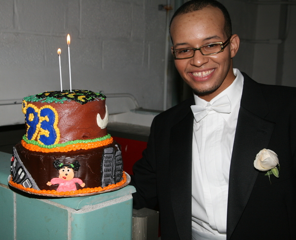 Derrick Sabater with birthday cake