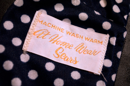 How to Date Clothing at home wear by sears vintage clothing tag