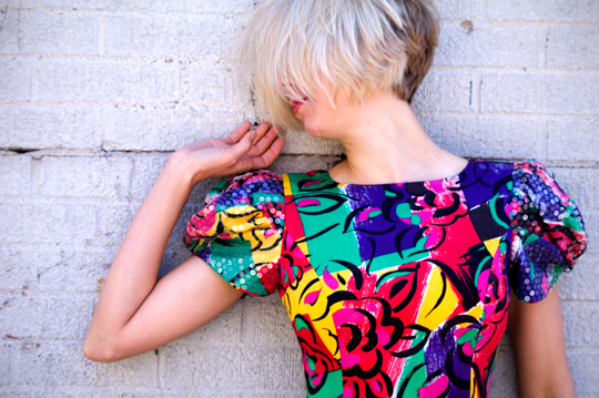 80s_balloon_sleeve_dress_side 80s_balloon_sleeve_dress_multi_color