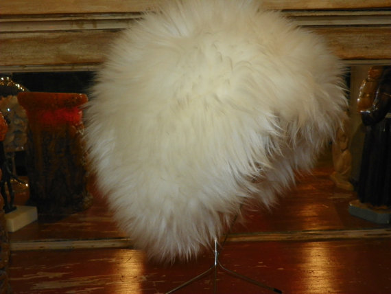 The Fur Debate: How to be Sustainable & Recycle Vintage Fur for Good Causes The Fur Debate: How to be Sustainable & Recycle Vintage Fur for Good Causes