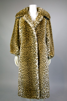 The Fur Debate: How to be Sustainable & Recycle Vintage Fur for Good Causes The Fur Debate: How to be Sustainable & Recycle Vintage Fur for Good Causes