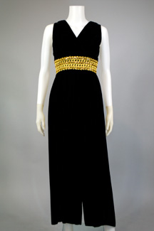 The Fur Debate: How to be Sustainable & Recycle Vintage Fur for Good Causes The Fur Debate: How to be Sustainable & Recycle Vintage Fur for Good Causes