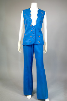 The Fur Debate: How to be Sustainable & Recycle Vintage Fur for Good Causes The Fur Debate: How to be Sustainable & Recycle Vintage Fur for Good Causes