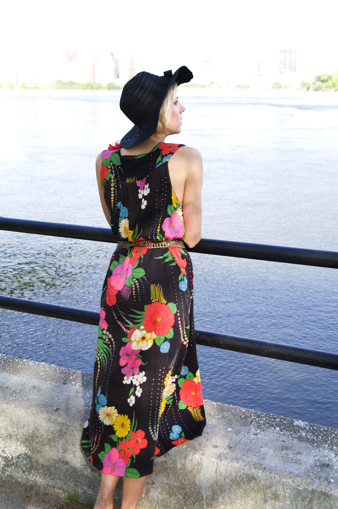 Thrift Shopping Dictionary: Thrifting Jargon 101 Thrift Shopping Dictionary: Thrifting Jargon 101